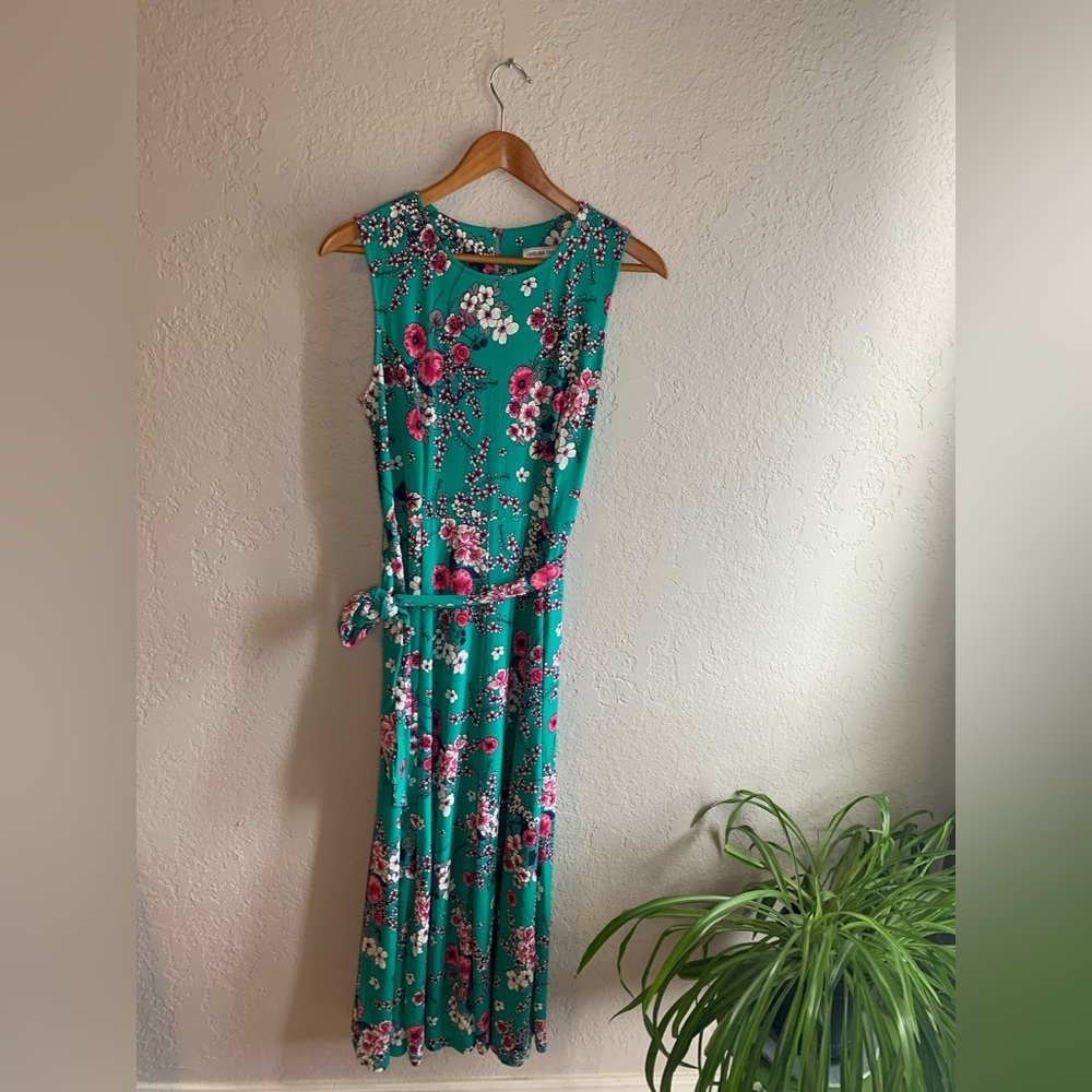 Beautiful long flowered dress, small with tie,  dry soft stretchy material.